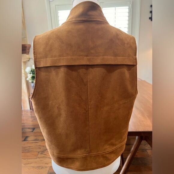 Chico's Black Label Faux-Suede Grommet Vest, Country Barn. size 1/Medium/ 8 - Picture 5 of 9